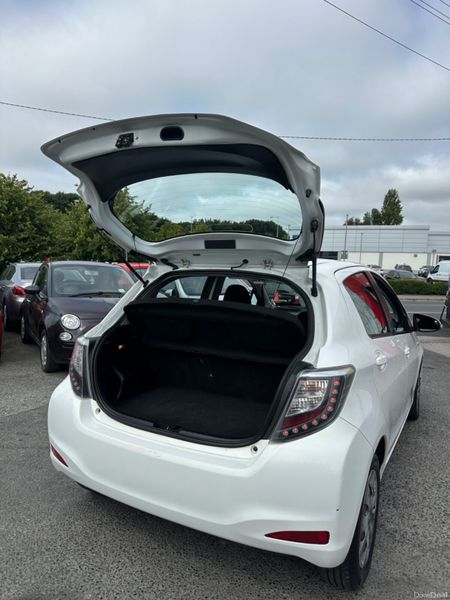 Yaris Auto hybrid Very Low KMS Irish Car 362712221