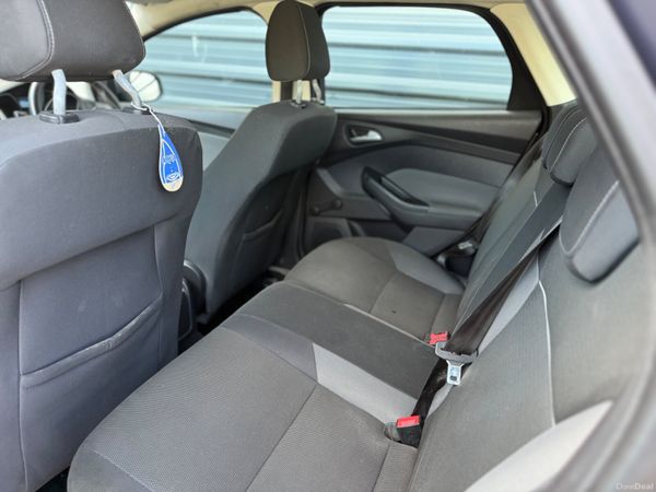 Ford Focus 2012 364614830