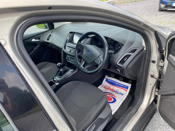 Ford Focus 2018 364992533