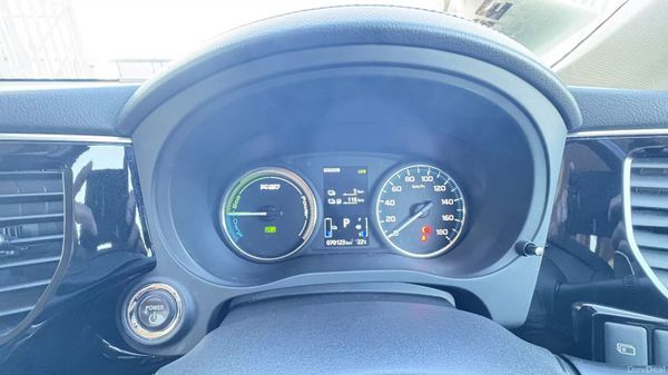 Mitsubishi Outlander 2.0 Hybrid Plug in 2018 365080454