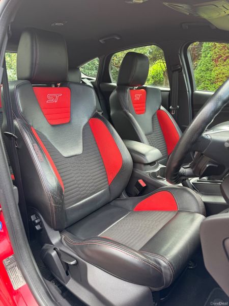 Immaculate 131 Ford Focus ST! 365359027