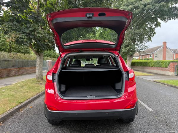 Stunning Executive Hyundai ix35 low Km 365362191