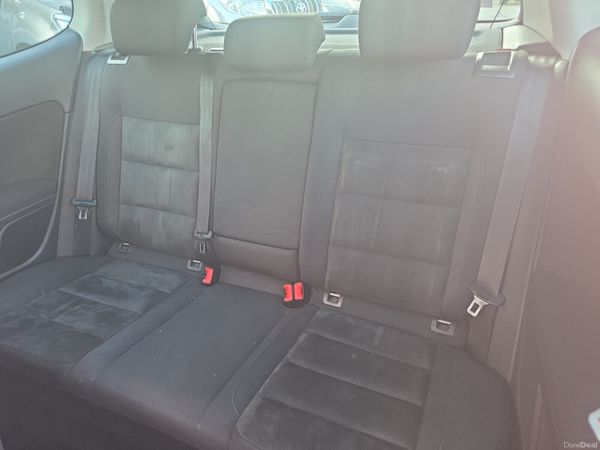 Volkswagen Golf 1.6 TDi Highline 365365923