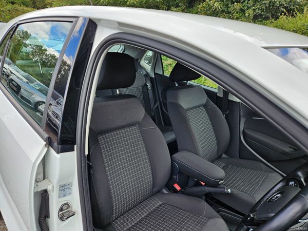 Volkswagen Polo 2017 auto 1.2  only 50klm 365386039