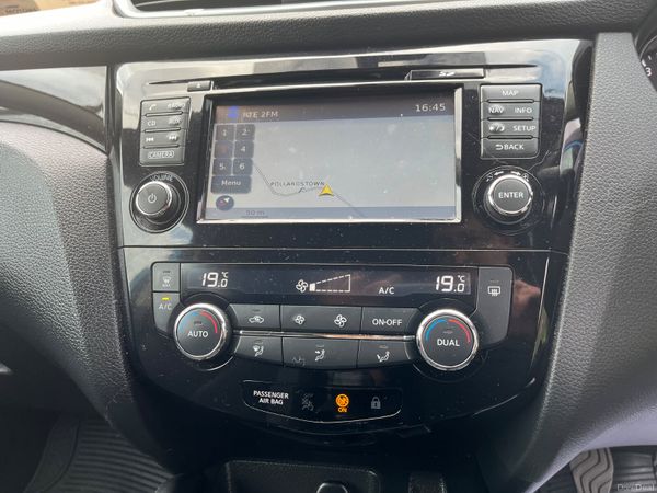 Nissan Qashqai 1.2 Petrol SV 365403285