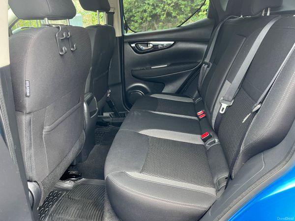 Nissan Qashqai 1.2 Petrol SV 365403315