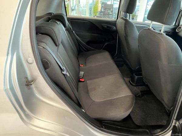 Fiat Punto 2015 1.2 low kms 365430971