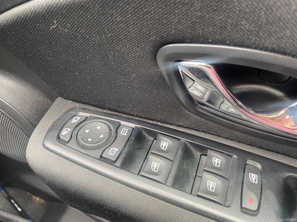 Renault Megane 2015, low milage , belt done 366242589