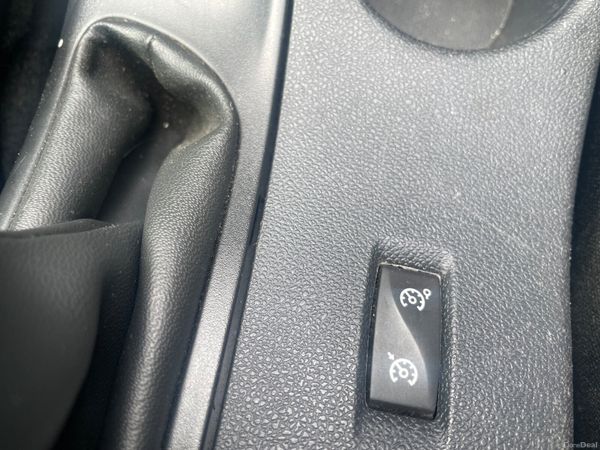 Renault Megane 2015, low milage , belt done 366242595