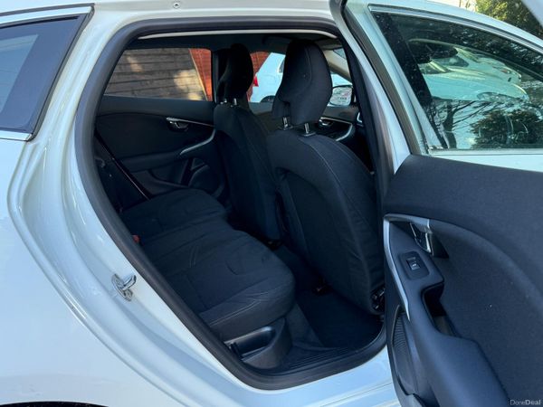 Volvo V40  2014 automatic 366782907