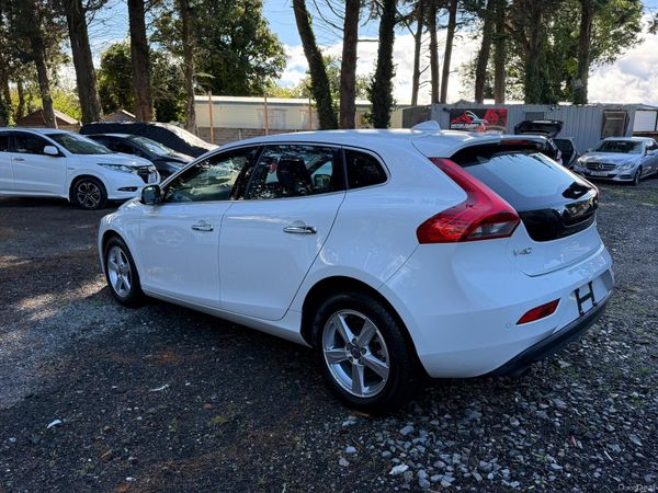 Volvo V40  2014 automatic 366783036