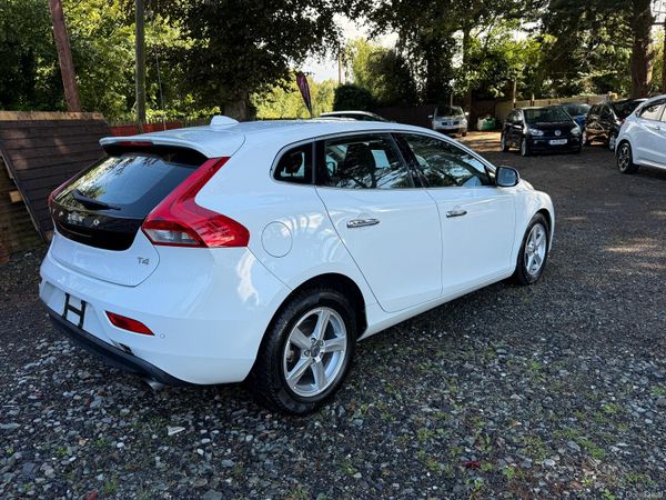 Volvo V40  2014 automatic 366783039