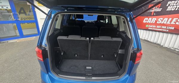 Volkswagen Touran Automatic 366732541