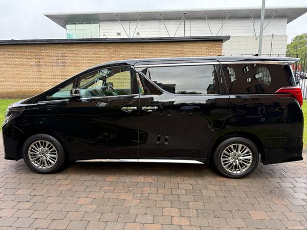 2023 Toyota Alphard 366898461