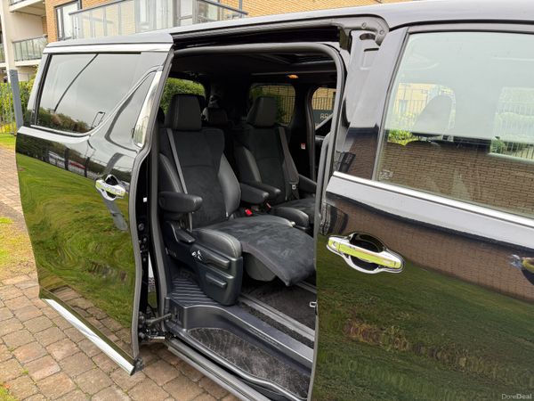 2023 Toyota Alphard 366898671