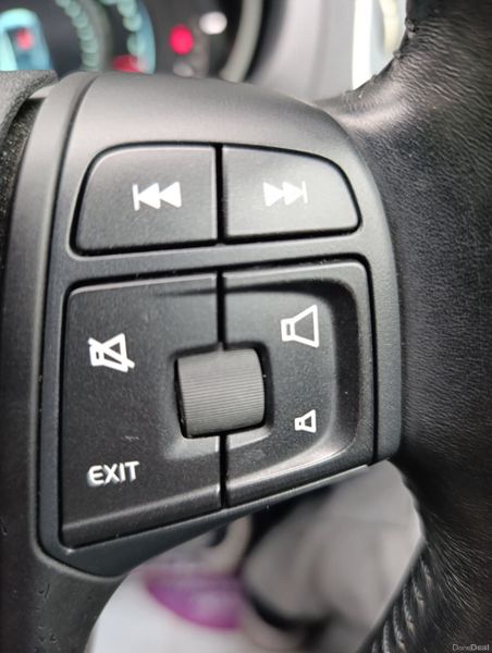 Volvo V40  2014 automatic 367765451