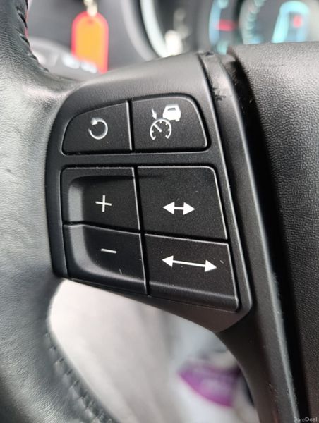 Volvo V40  2014 automatic 367765454