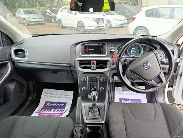 Volvo V40  2014 automatic 367765402