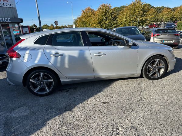 Volvo V40 1.6 Diesel NCT TAX ALLOY WHEELS 368092075
