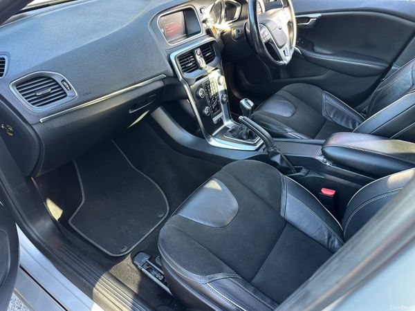 Volvo V40 1.6 Diesel NCT TAX ALLOY WHEELS 368092161