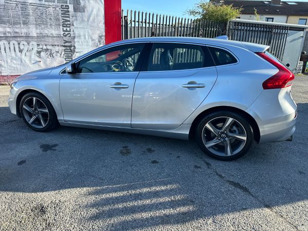 Volvo V40 1.6 Diesel NCT TAX ALLOY WHEELS 368092163