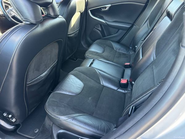 Volvo V40 1.6 Diesel NCT TAX ALLOY WHEELS 368092165