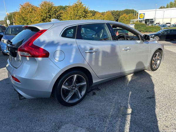 Volvo V40 1.6 Diesel NCT TAX ALLOY WHEELS 368092101