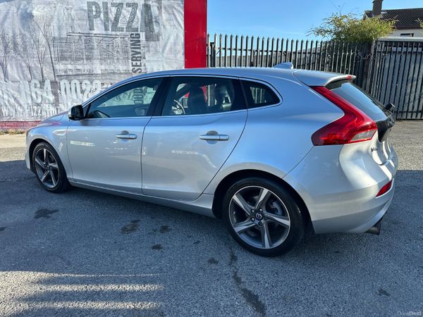Volvo V40 1.6 Diesel NCT TAX ALLOY WHEELS 368092107
