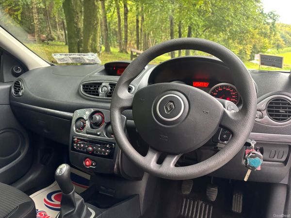 2013 Renault Clio 1.2 16V 75 EXPRESSION 368024769