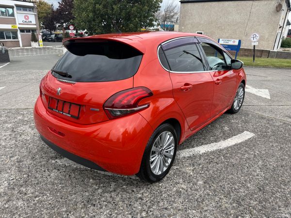 Peugeot 208 2016 1.2 Petrol Auto 368149441