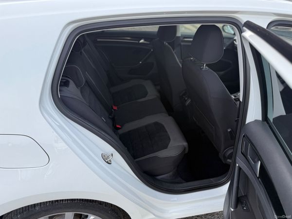 Volkswagen Golf 2015 1.2 PETROL AUTOMATIC 368102254