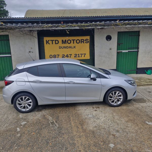 Opel/Vauxhall Astra 2020 368215807