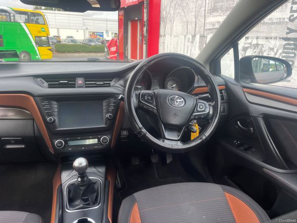 Toyota Avensis 2016 top spec  €8950 368474098