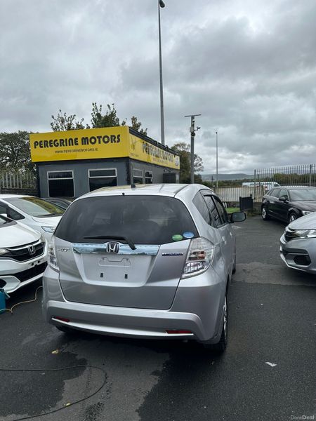 Honda Fit Hybrid 368741943