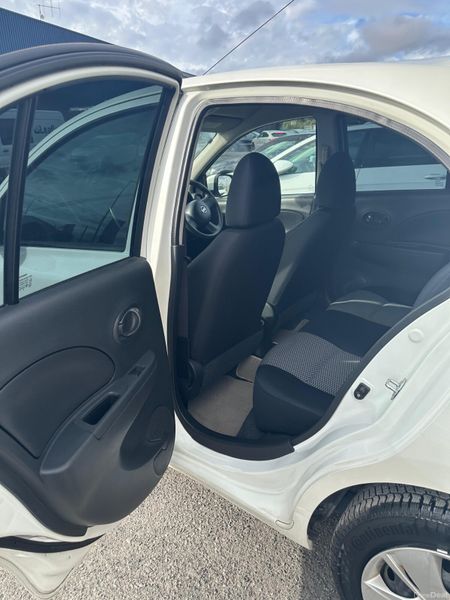 Nissan March 368851403