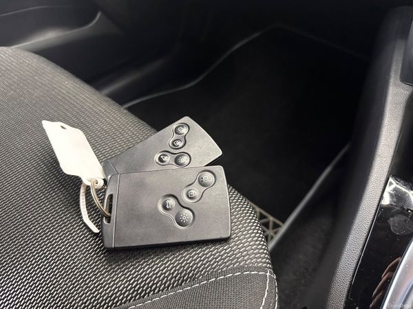 Renault Clio lutecia 368899712