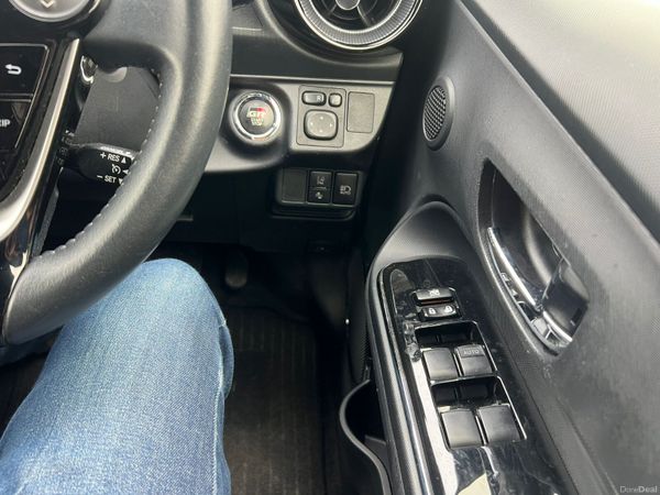 19 Toyota Aqua GR-sport Hybrid 369168961