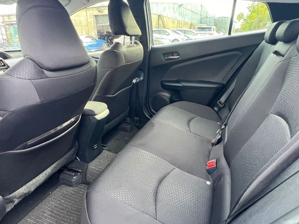 21 Toyota Prius very low mileage 369174345