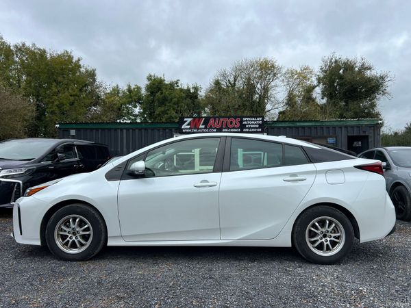21 Toyota Prius very low mileage 369174353