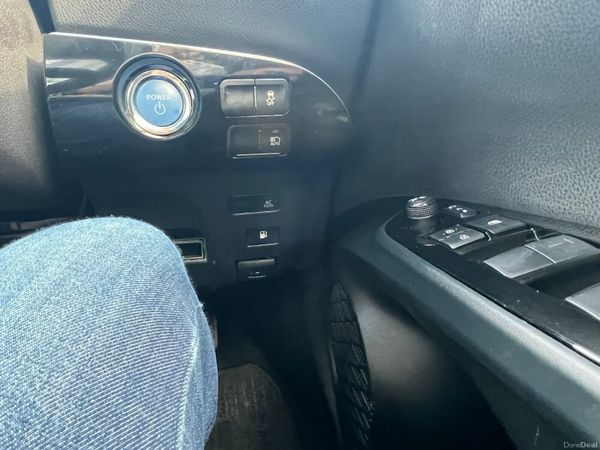 21 Toyota Prius very low mileage 369174323