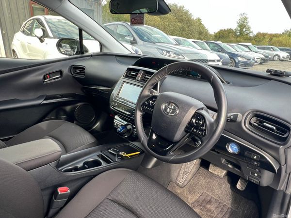 21 Toyota Prius very low mileage 369174327