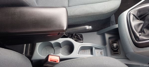 Ford C-Max 2013 369257372