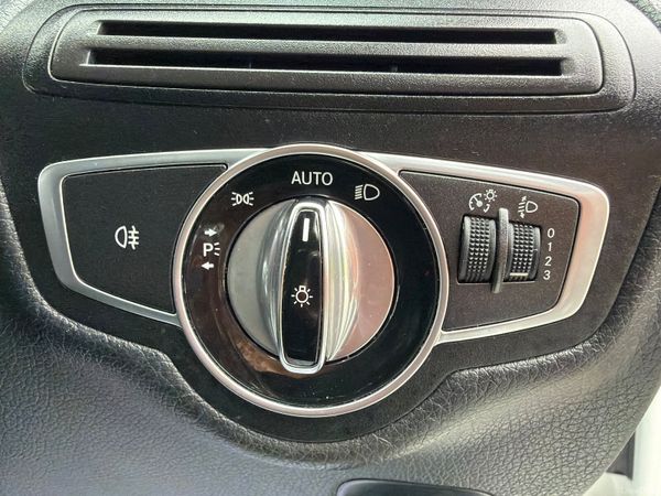 Mercedes-Benz C-Class 2017 369555154