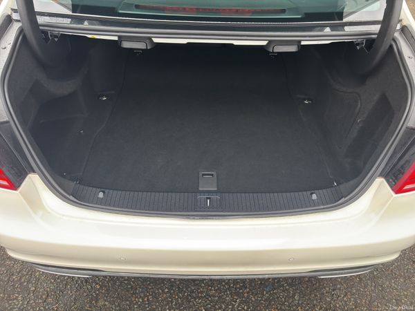 2015 Mercedes-Benz E-Class (S115) 369651437