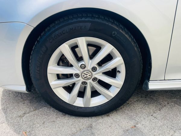 2009  VOLKSWAGEN R32 3.2 VR6 DSG 4 MOTION 369621003