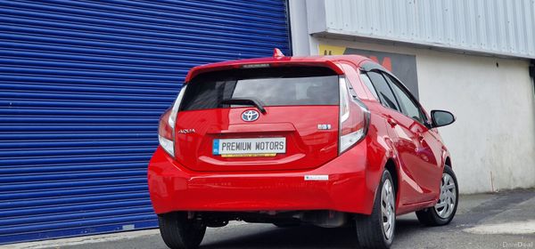 Toyota Aqua 2015 369621439