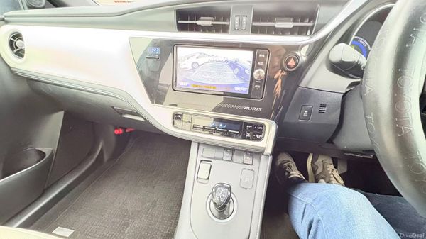 Toyota Auris 1.8 Hybrid 2017 369629073