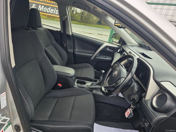 Toyota RAV4 2016 369768345