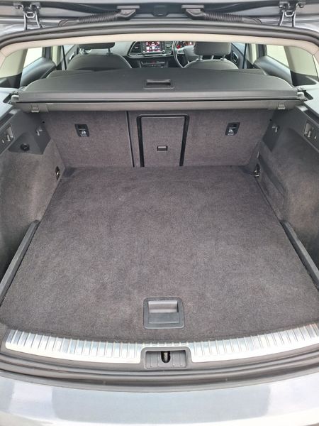 SEAT Leon 2015 369880409