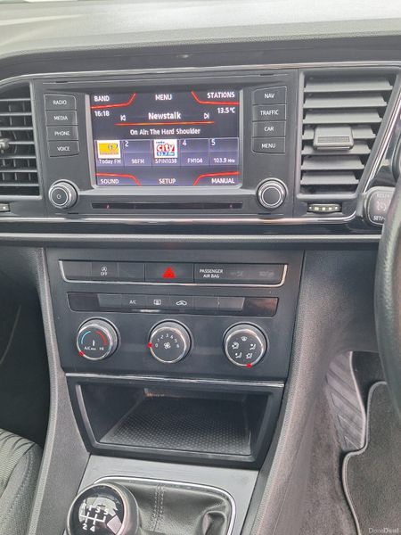 SEAT Leon 2015 369880417